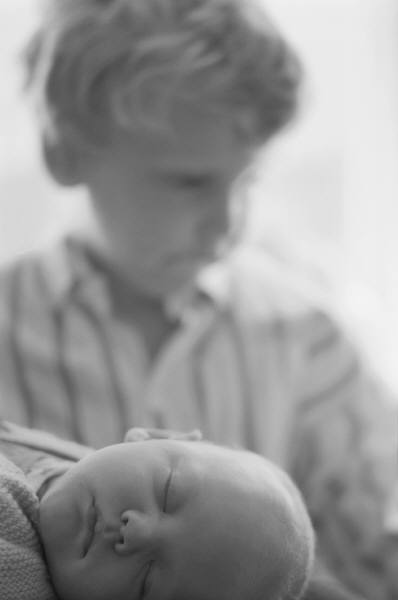 Infant Boys Roused More Easily than Girls