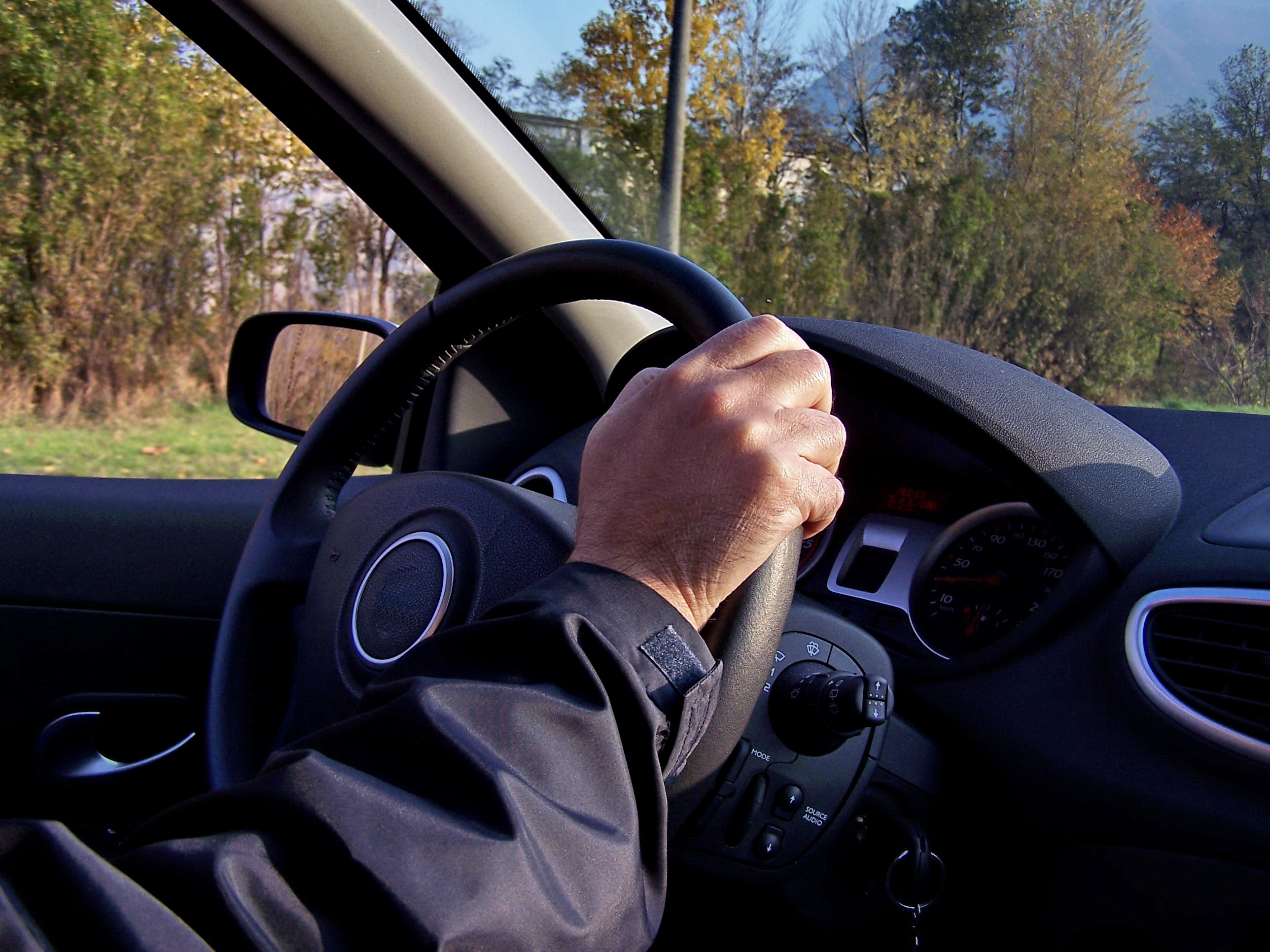 Texting, Driving Teens Take More Risks