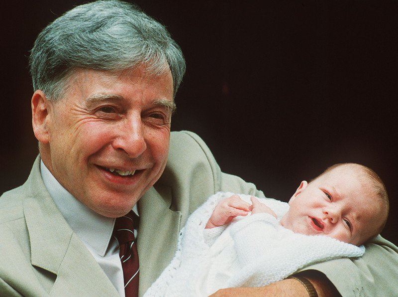 Father of Test Tube Babies Dies