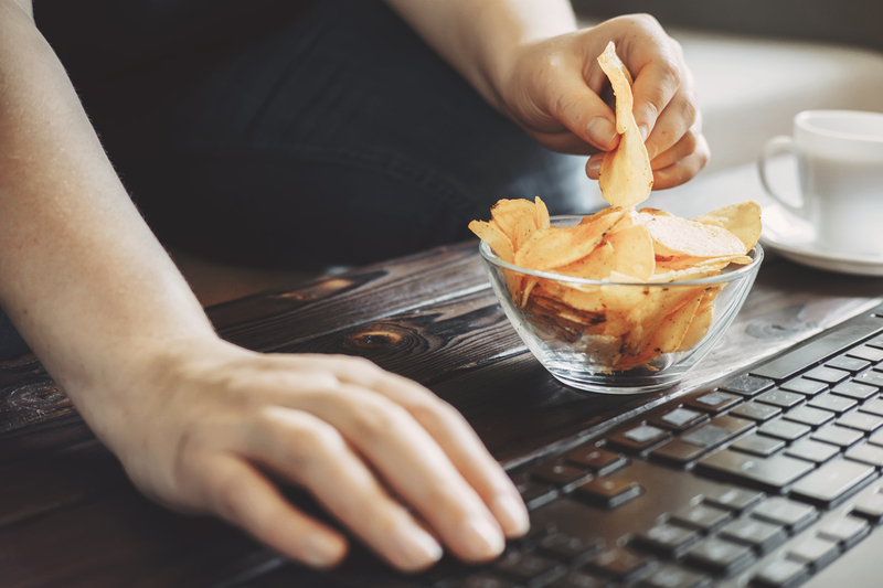 How to Avoid Mindless Snacking