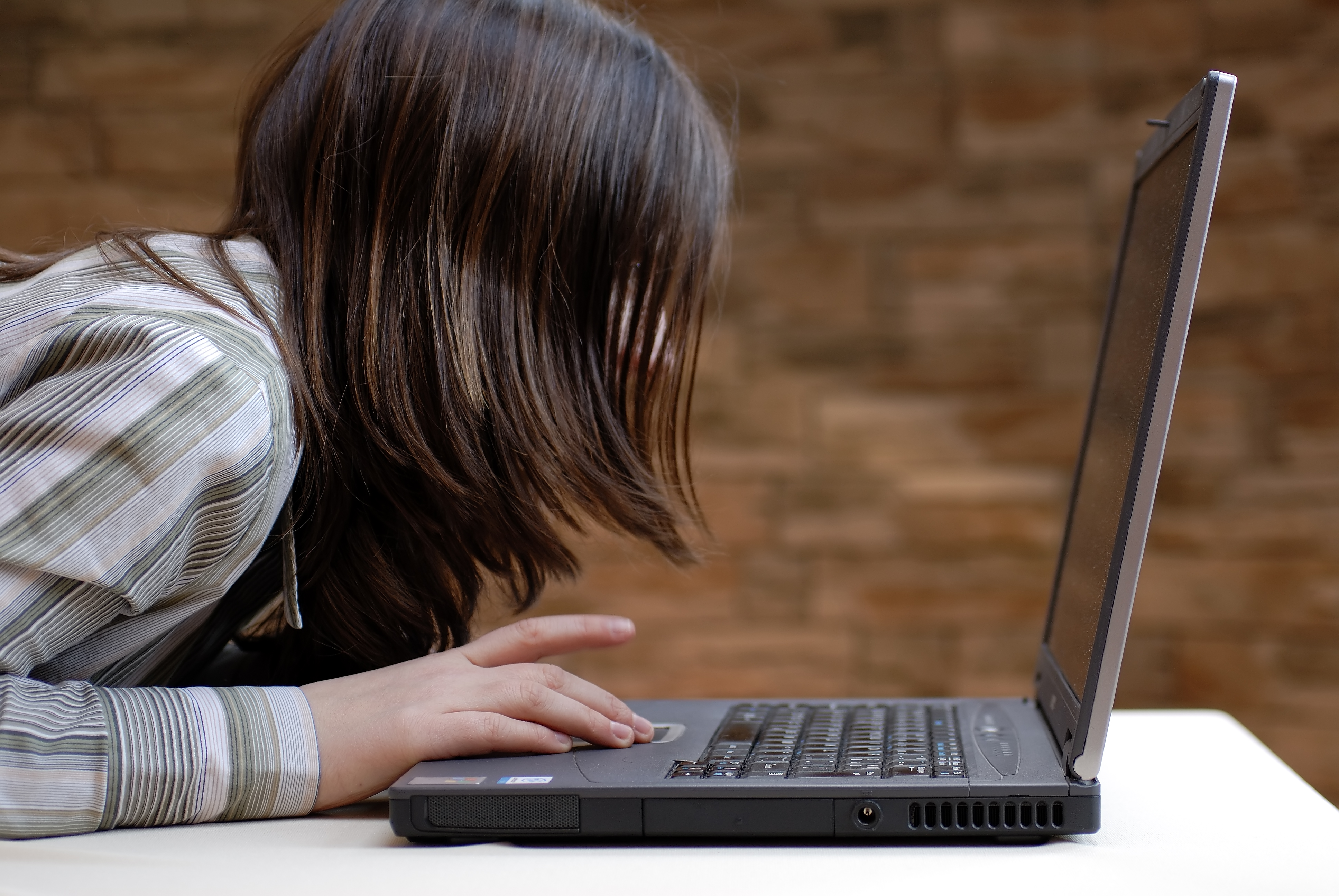 Internet Addiction Causing Depression & Sleeplessness