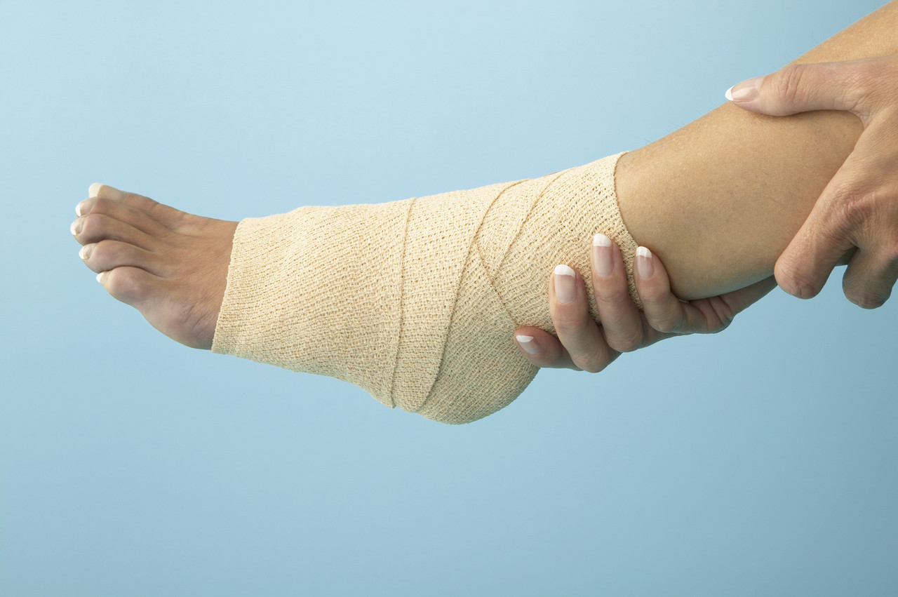 Dressing Diabetic Foot Ulcers