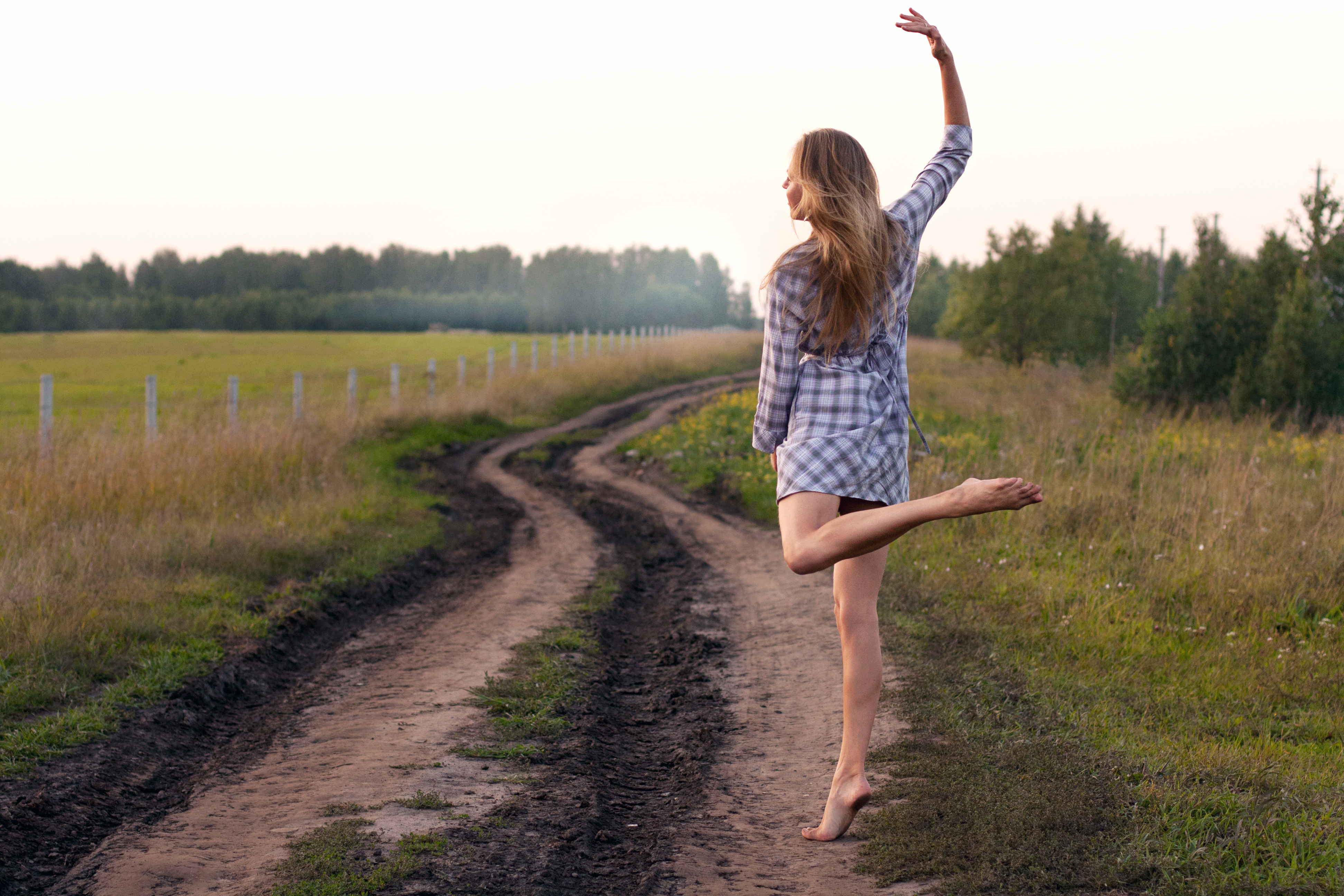 Hey Girls! Let's Dance