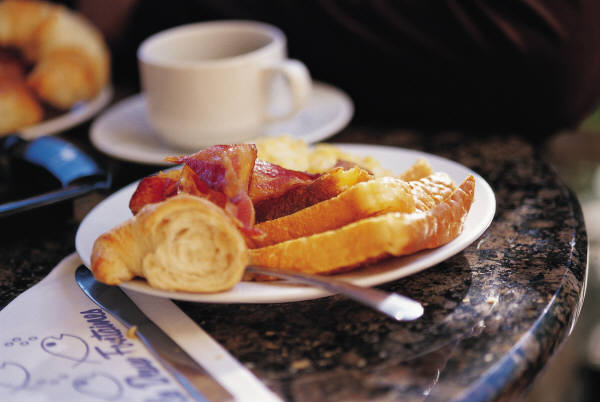 Fight Obesity by Eating Breakfast