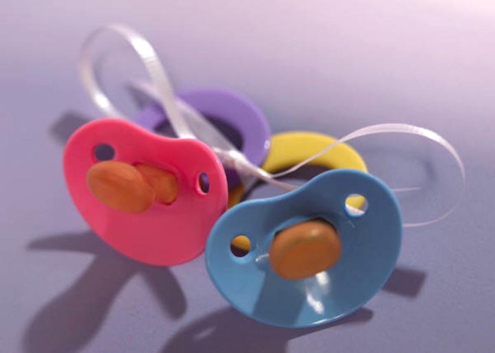 Pacifier Use May Not Reduce Breastfeeding