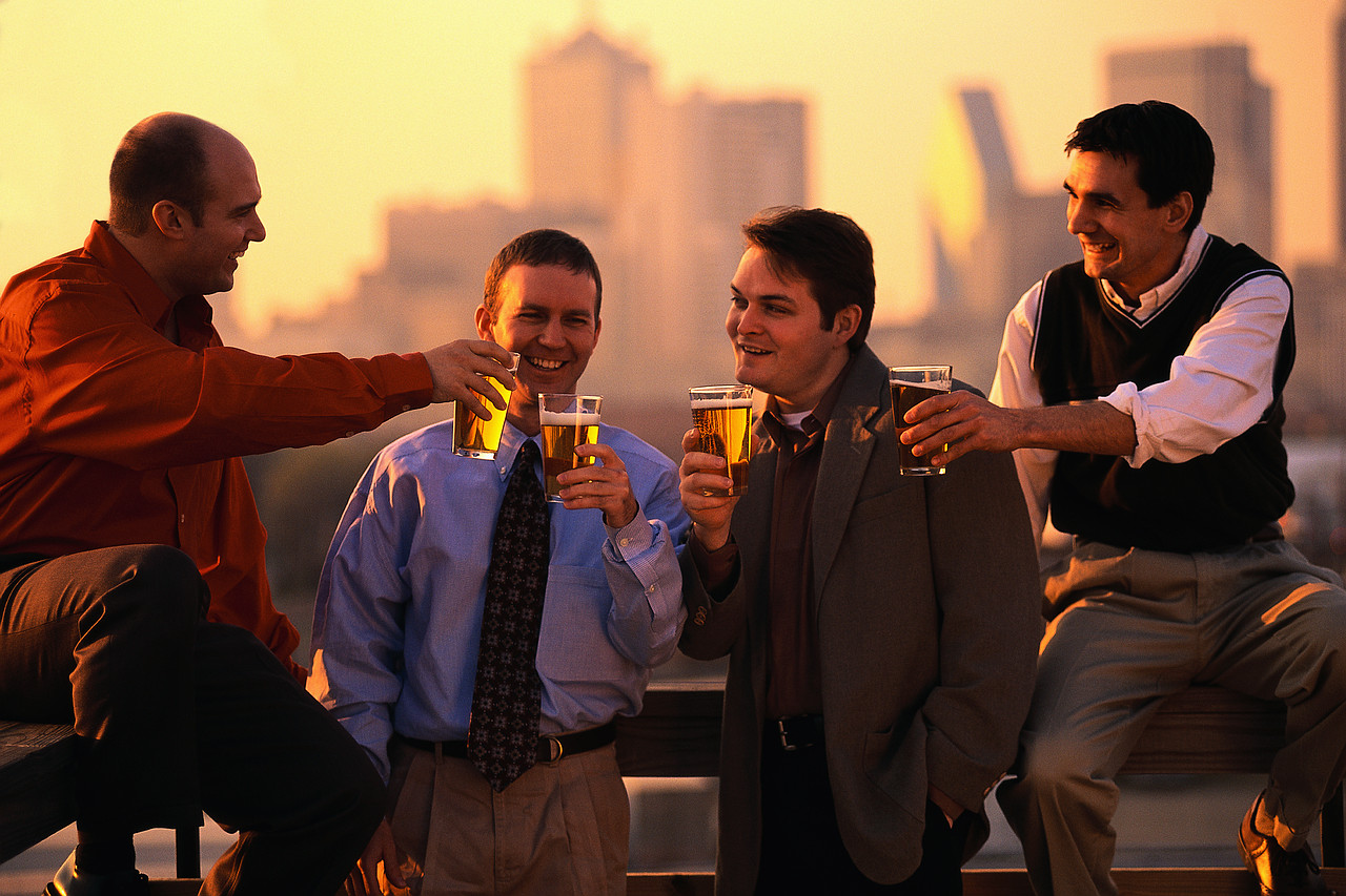 Binge Drinking Risky for Men with Hypertension