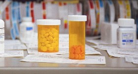 Statins May Keep Breast Cancer at Bay